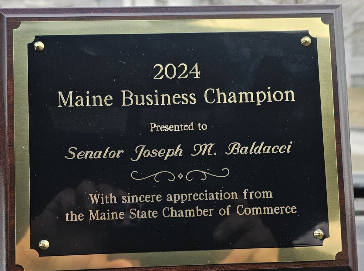 I am proud to receive the 2024 Business Champion Award from the Maine Chamber of Commerce this morning for my work protecting jobs and economic development for businesses statewide. 

Protecting jobs in Bangor and Hermon is my #1 priority. 

#bangorhometownusa 
#bangorproud