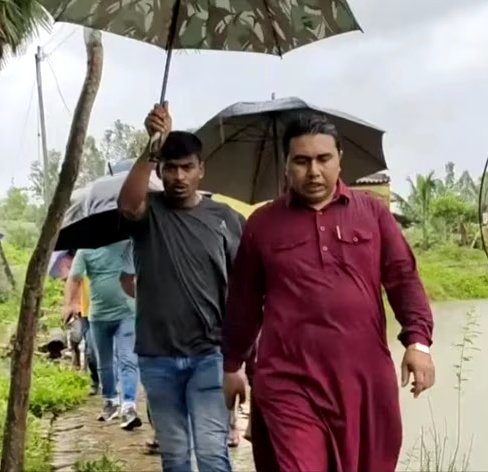 SaffronSunanda's tweet photo. I come from that West Bengal where innocent like Priyanka Singh get arrested just for making Meme on Mamata Banerjee but

A rapist like Sheikh Shahajan is still roaming free and enjoying after assaulting and harrassing a big no. of women of Sandeshkhali.

Arrest Sheikh Shahajan https://t.co/TjLoEwULdw
