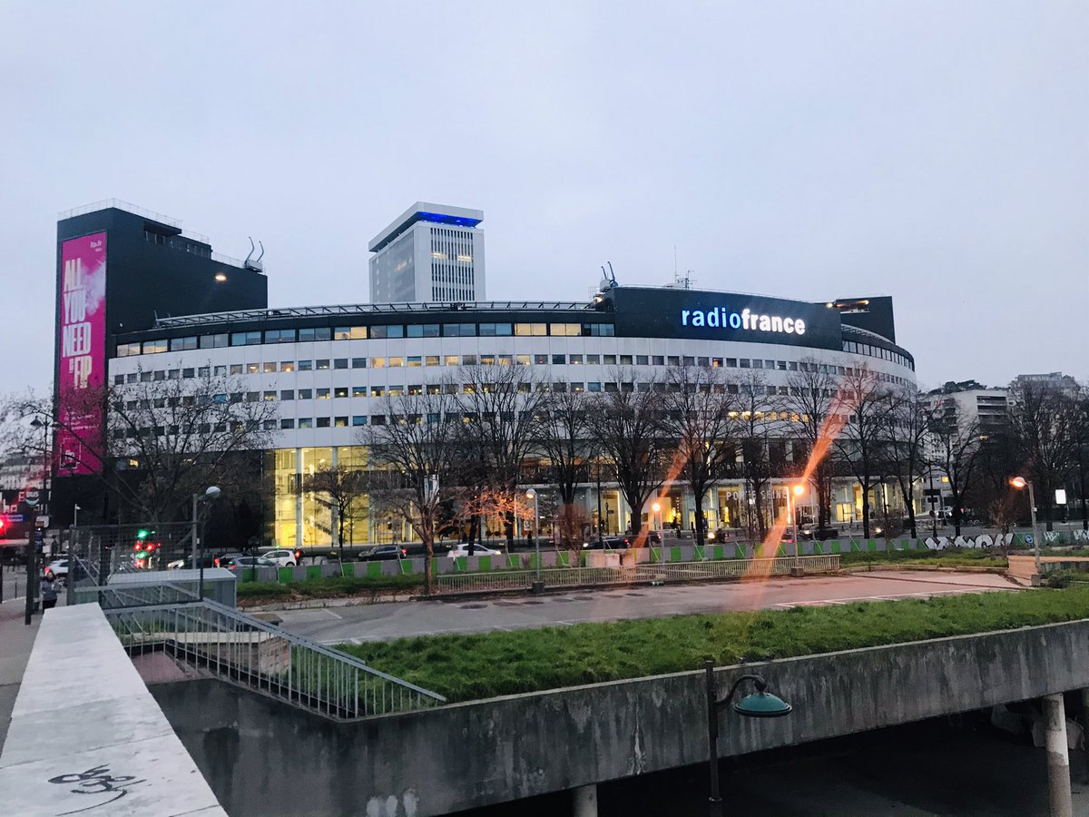 moutet's tweet image. On sera ce soir sur @franceinfo pour #LesInformés avec @JFAchilli, @FBBlackler, @Francoismiguet &amp;amp; Stéphane Zumsteeg de @IpsosFrance pour parler imam baladeur, crise agricole, pénurie de médicaments, et le merveilleux conte de fées de @GDarmanin en vedette dans Maris-Patch! À 20h!