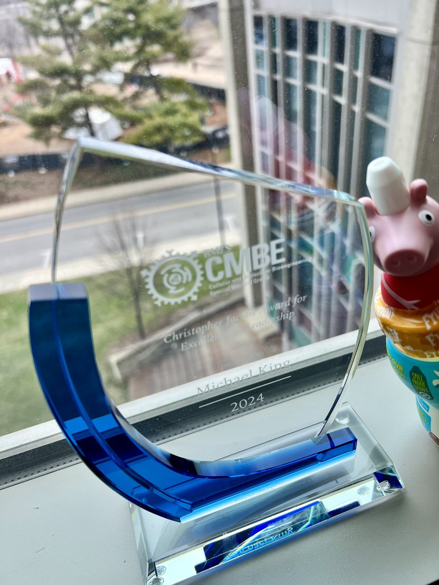 Just received this handsome trophy commemorating my 2024 Chris Jacobs Award for Excellence in Leadership, thank you! Also, the @CMBE_BMES special interest group is currently accepting self-nominations for new council members, consider getting more involved! #PeppaLabMascot