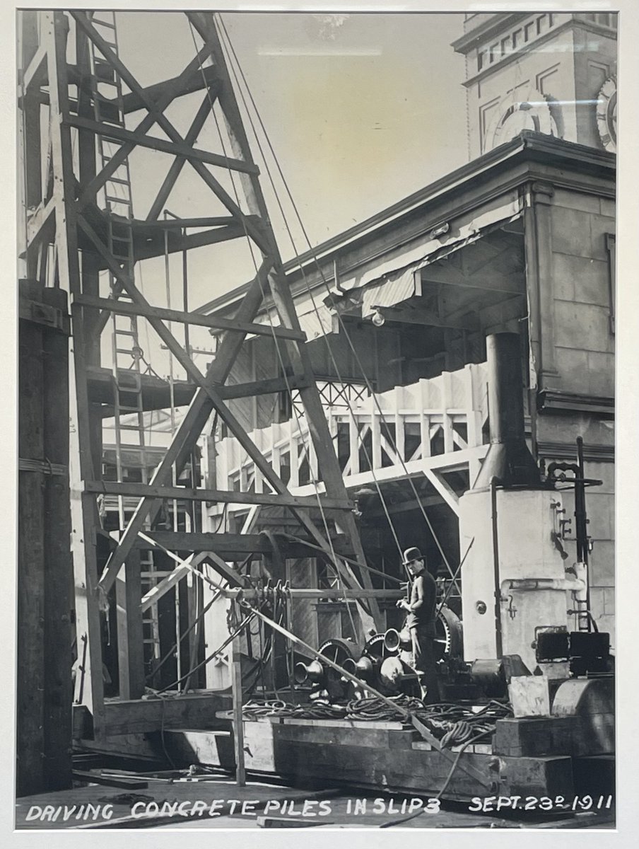 Workers used a pile driver to repair slips behind the Ferry Building in September 1911. Piles would get damaged by ferries that rammed into their slips. Oops. 😬 😅 #throwbackthursday #tbt 📸 : @sfmaritime