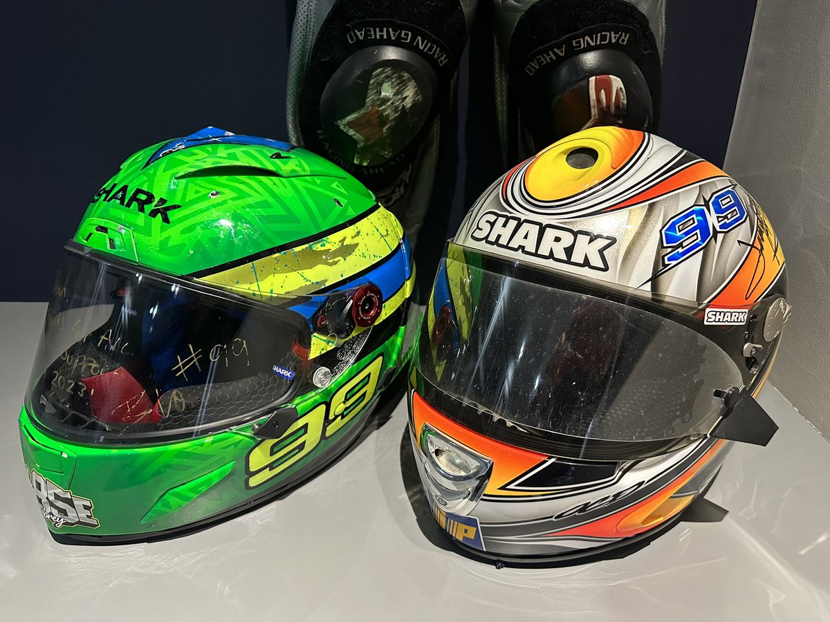 A pair of 99’s <a href="/shark_helmets/">SHARK Helmets</a> <a href="/BenLuxton/">Ben Luxton</a> <a href="/McWill99/">Jeremy McWilliams</a>