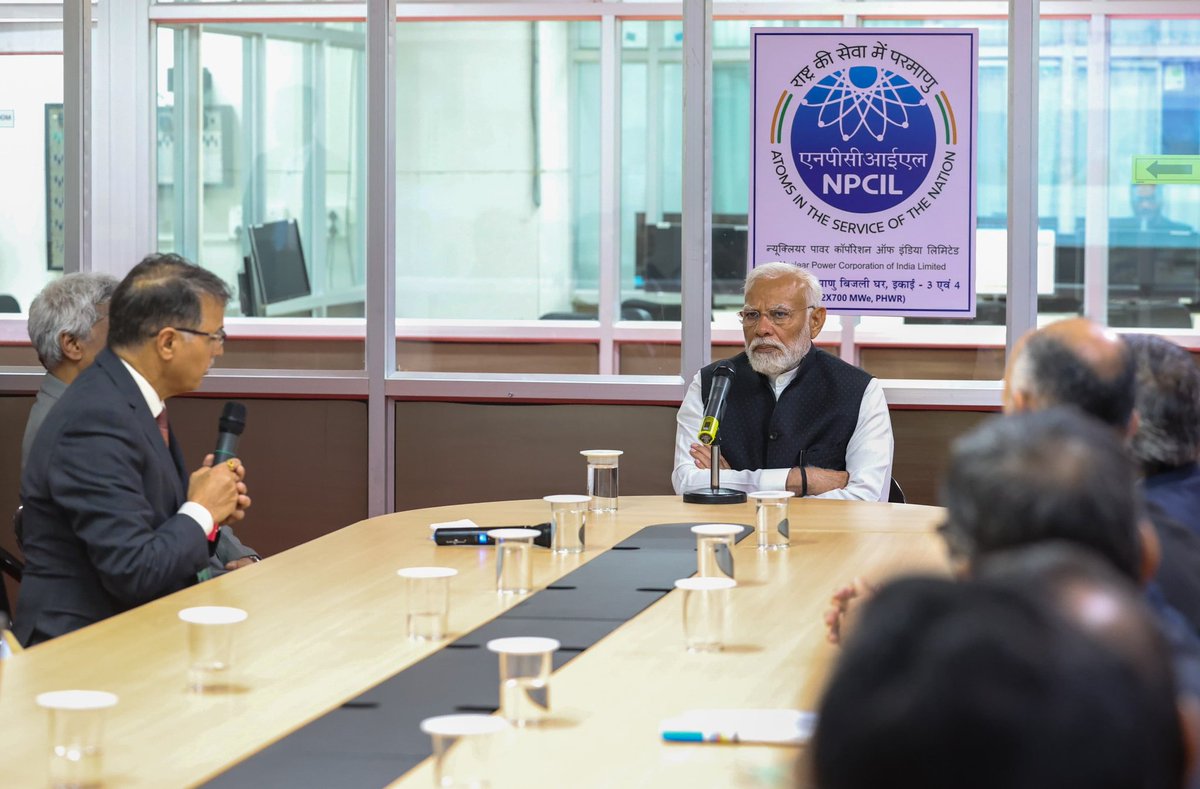 ritik_xn's tweet image. Hon'ble PM Shri Narendra Modi ji visits Kakrapar Atomic Power Project #KAPP of NPCIL,  DAE, dedicates Units 3 and 4 of KAPP, the 700 MWe frontrunner duo indigenous nuclear reactors, to the Nation. Historic day for #AtomsInTheServiceOfTheNation