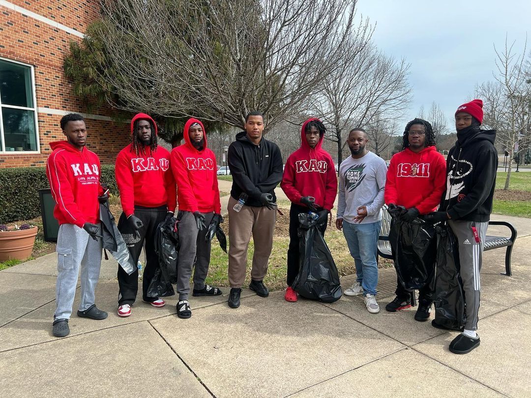 sep_kapsi1911's tweet image. Brothers from the Pi Omicron Chapter partnered with a brother from the Beta Rho Chapter to participate in the Homecoming Campus Cleanup at USC Upstate.
🔄 @theprettyomazingnupes @beta_rho_nupes 
#kapsi1911 #sepkapsi1911 #4thobjective #community