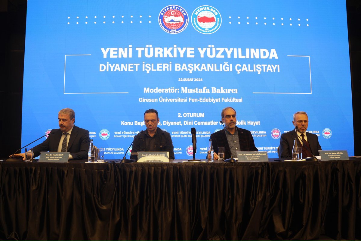 “Yeni Türkiye Yüzyılında Diyanet İşleri Başkanlığı” çalıştayında “Dijital Dünyada Dini Kurumların Geleceği” başlıklı bir bildiri sundum. Çok kıymetli hocalarımla güzel bir buluşma vesilesi oldu.