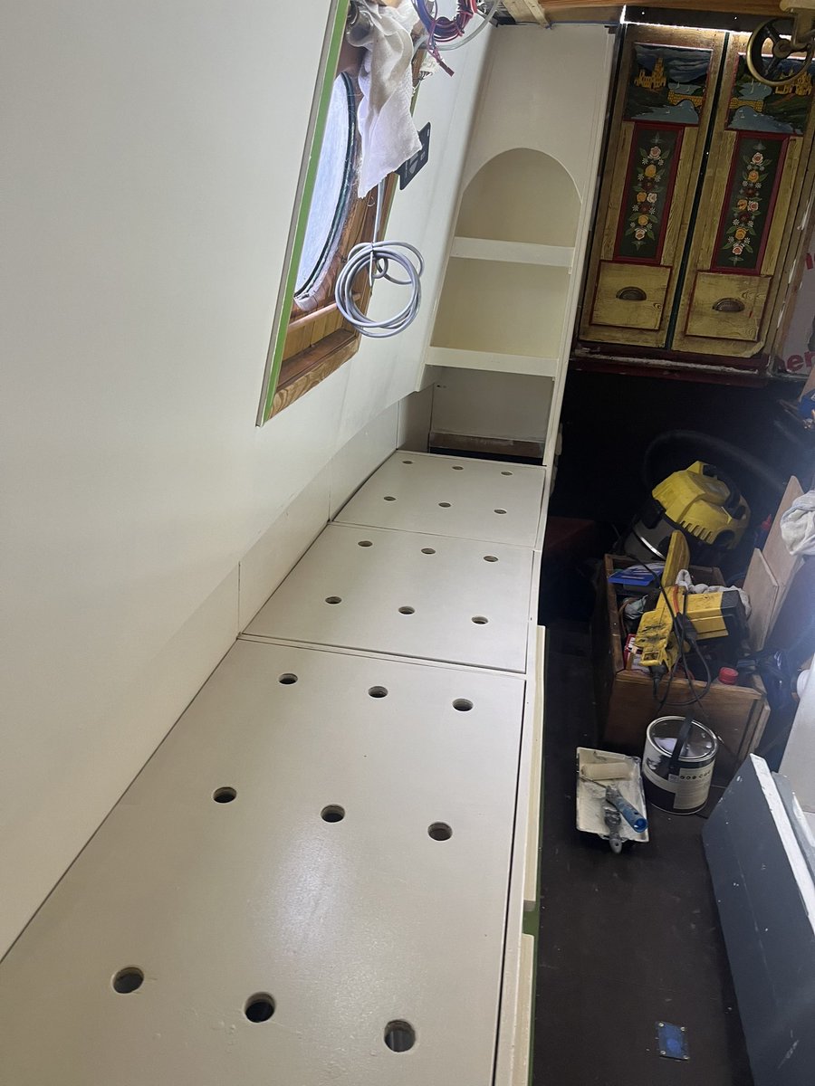 Narrowboat Precious Jet tweet media