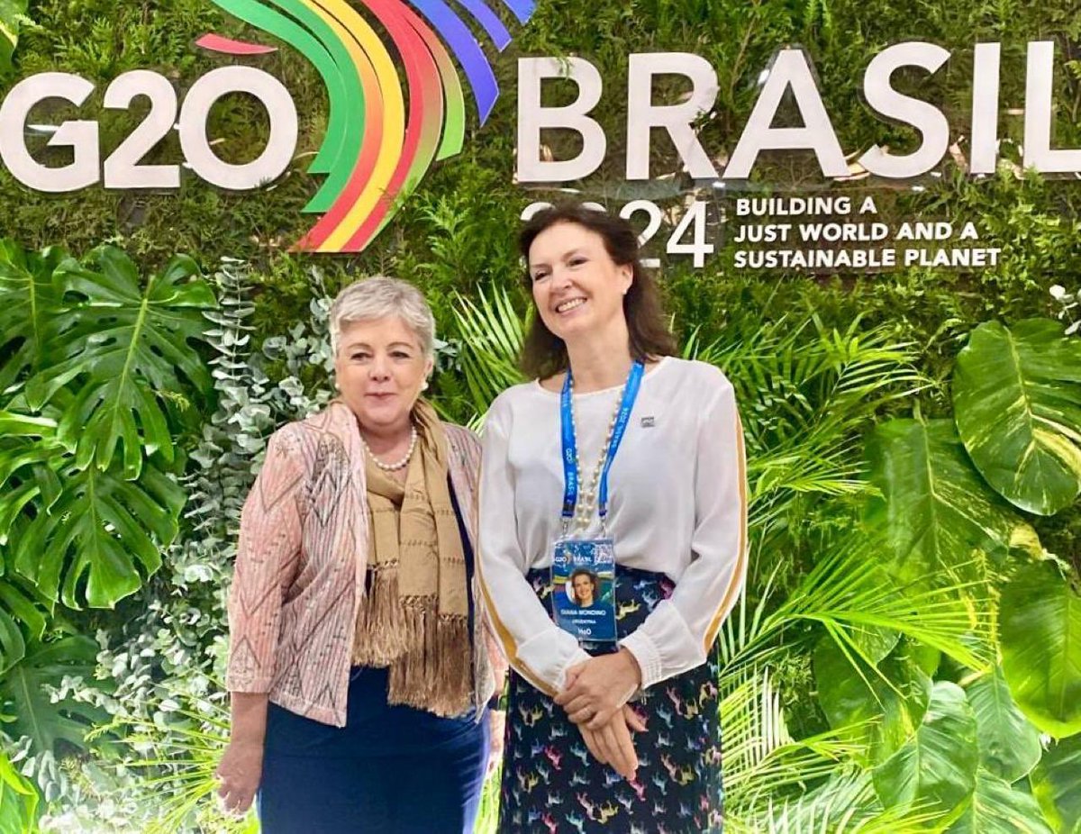 Alicia Bárcena (@aliciabarcena) on Twitter photo Productiva reunión con la Ministra de Argentina <a href="/DianaMondino/">Diana Mondino</a> para fortalecer la relación bilateral en autosuficiencia sanitaria, los acuerdos de complementación económica (ACE 6 y ACE 55) y la arquitectura financiera internacional con opciones para países altamente endeudados. Productiva reunión con la Ministra de Argentina <a href="/DianaMondino/">Diana Mondino</a> para fortalecer la relación bilateral en autosuficiencia sanitaria, los acuerdos de complementación económica (ACE 6 y ACE 55) y la arquitectura financiera internacional con opciones para países altamente endeudados.