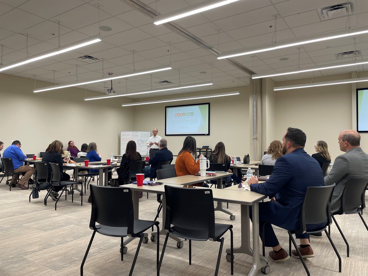 Earlier this week, the Denton EDP co-hosted a roundtable discussion with @ntxshrm for HR leaders in Denton's manufacturing/industrial sectors. Thank you to @korn_ferry for sponsoring the event and @WSNCT for lending space for the event. #DentonMeansBusiness