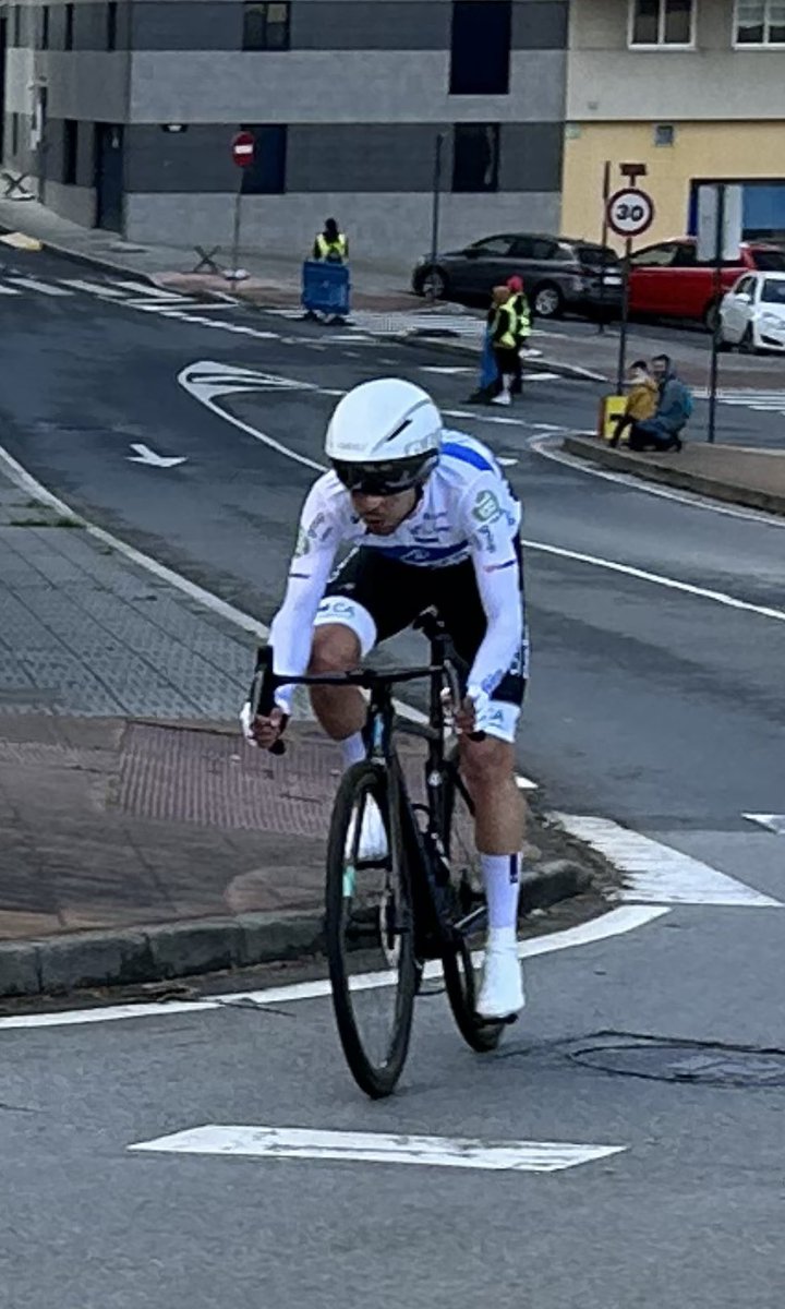 <a href="/willbarta/">William Barta</a> @ograncamino_igt <a href="/UranRigoberto/">Rigoberto Uran</a> <a href="/raul_gass/">Raúl García Pierna</a> <a href="/DavidGaudu/">David Gaudu</a> <a href="/JeffCepedaH/">Jefferson Cepeda</a> <a href="/pablocastrillo_/">Pablo Castrillo</a> <a href="/VicLangellotti/">Victor Langellotti</a> <a href="/iamdlax/">David De La Cruz</a> <a href="/deliofernandez/">Delio Fernández Cruz</a> <a href="/Rguerreiro94/">Ruben Guerreiro</a> @Joshytarling <a href="/lennymrtz1/">Lenny Martinez</a> <a href="/RichardCarapazM/">Richard Carapaz M</a> <a href="/samublancoprol/">Samuel Blanco Prol</a> 
@ograncamino_igt 
#OGranCamiño #ACoruña