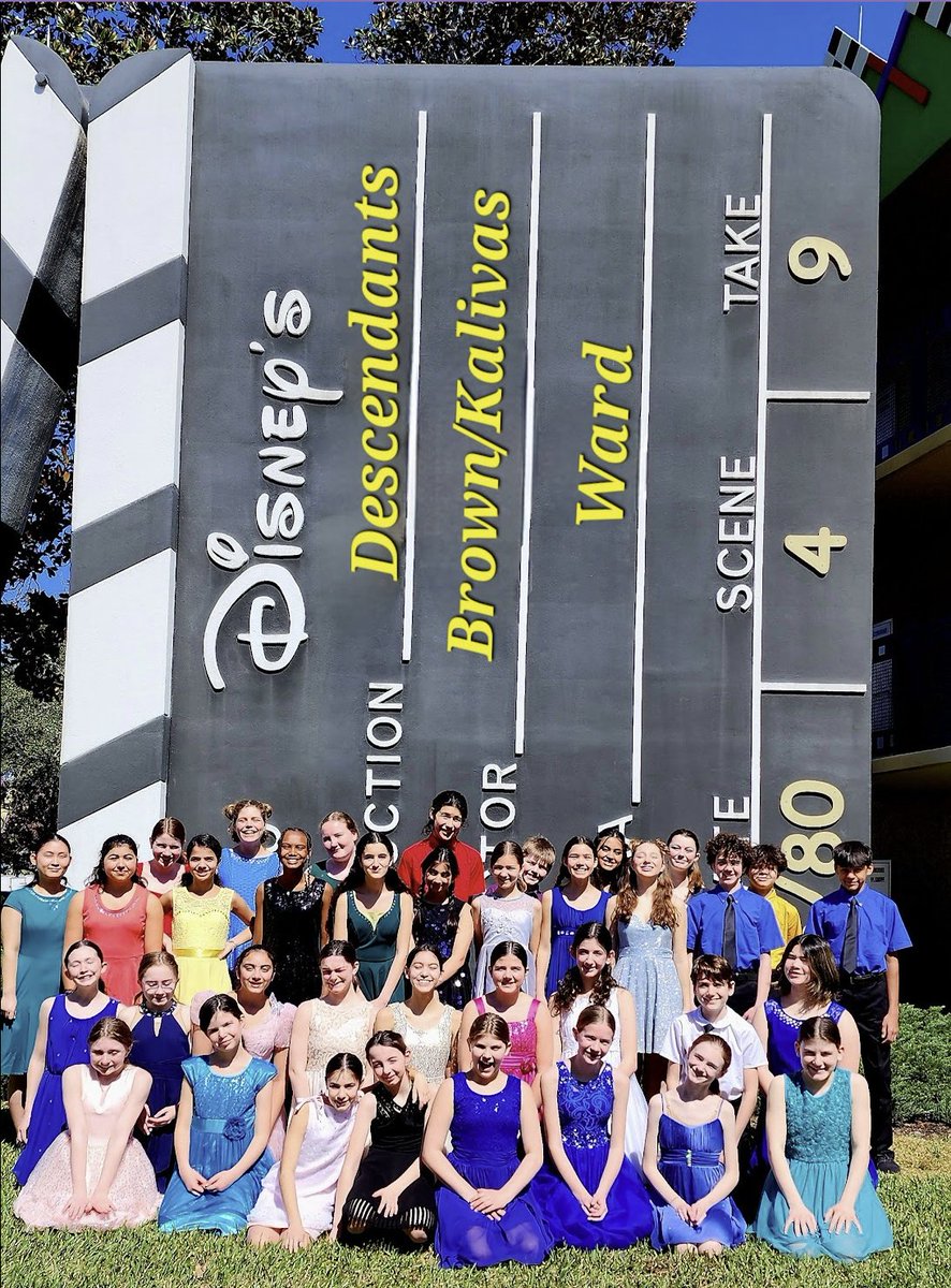 DramaGirl100's tweet image. The Descendants cast absolutely shined on the stage in Disney World this week! The students performed in front of hundreds of eager Disney Springs visitors as they presented selections from our spring musical. They are all stars! @lexingtonsuper @ClarkePrincipal  @LexPerformArts