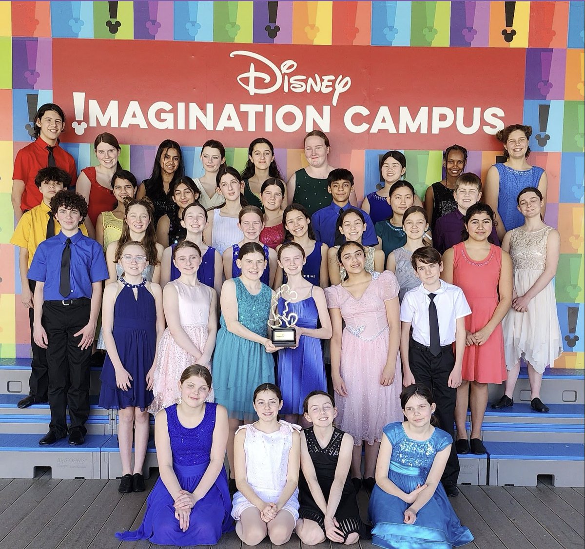 DramaGirl100's tweet image. The Descendants cast absolutely shined on the stage in Disney World this week! The students performed in front of hundreds of eager Disney Springs visitors as they presented selections from our spring musical. They are all stars! @lexingtonsuper @ClarkePrincipal  @LexPerformArts