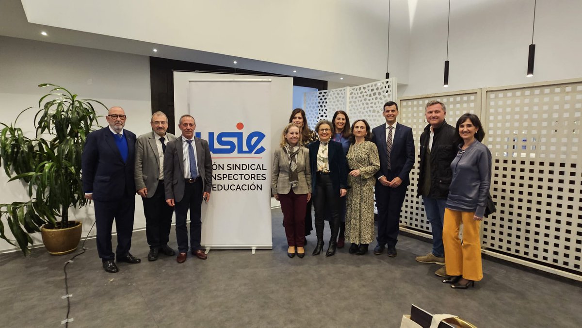 #jornadaUsie #Badajoz la Consejera de Educacion de Extremadura <a href="/educacionEXT/">Educación, Ciencia y Formación Profesional</a> clausura la Jornada de inspección educativa organizada por <a href="/usie_ex/">USIE Extremadura</a> poniendo en valor el trabajo de la #inspeccióneducativa Se ha incrementado la plantilla y dotado de dispositivos moviles corporativos