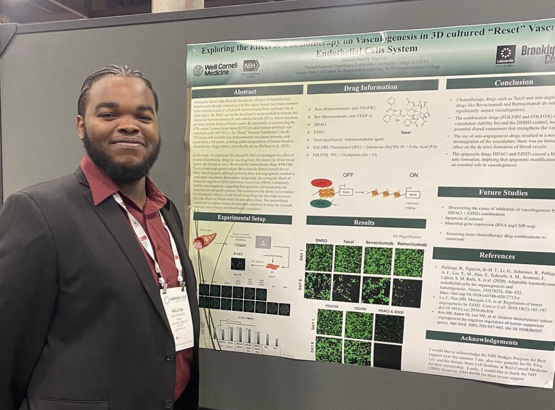 BKLNcollegeCASE's tweet photo. Here's another throwback to @ABRCMS in Phoenix, Arizona! Check out our fantastic students, showcasing their faculty-mentored research 🔬 🥼#brooklyncollegecase #ABRMCS2023 #scientistinthemaking #STEM #research https://t.co/hFw7MNEzE6