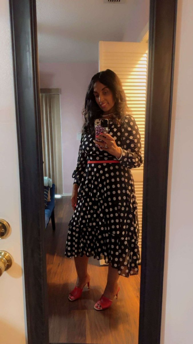 CarlaMorrisShow's tweet photo. ♥️🌹 https://t.co/URfcpP6sz1