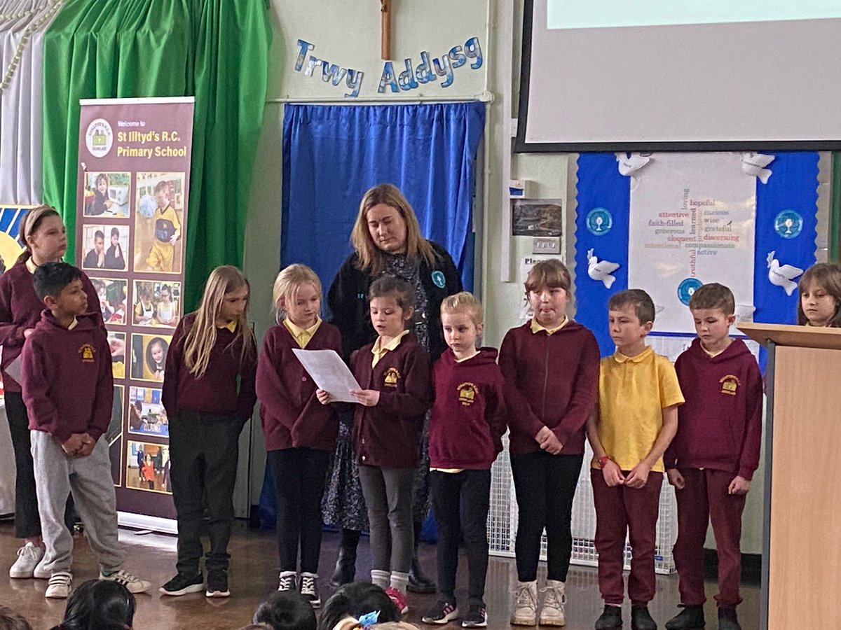 Illtyds_RC's tweet photo. Our Mini Vinnies held an assembly today to tell us all about why we are wearing yellow tomorrow to raise money for @hcptgroup102 @HCPT. We are hoping to raise lots of money tomorrow to donate to this fantastic charity!💛 #bcamvin #bcacom https://t.co/3JU2Bupqpv