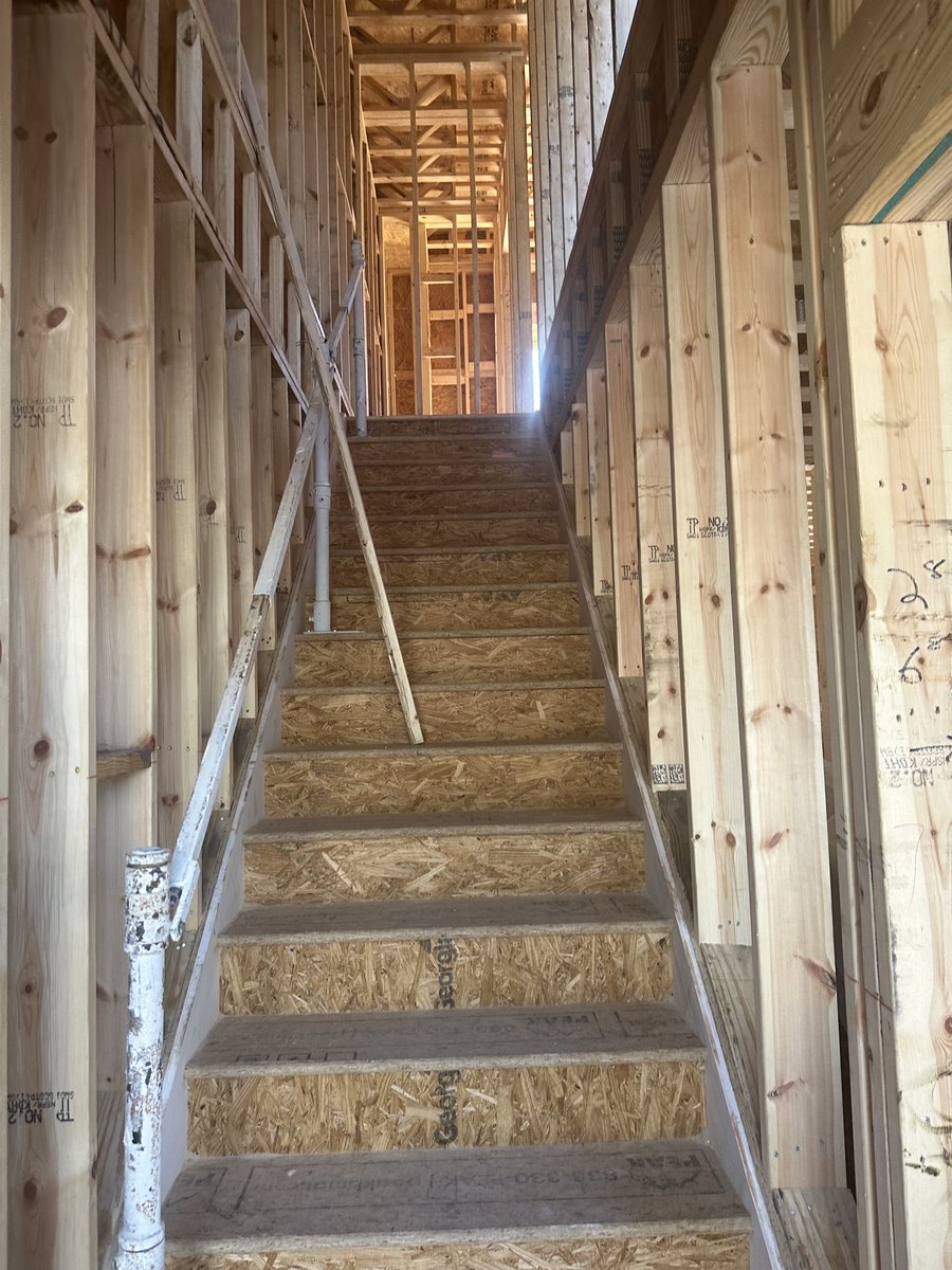 CSQalts's tweet image. The Sanderling Townhomes at Maybank on John&apos;s Island, SC are moving along as planned. The 56-unit project is on schedule for an expected Oct 1 completion. View some recent pictures here. #SouthCarolina #RealEstate