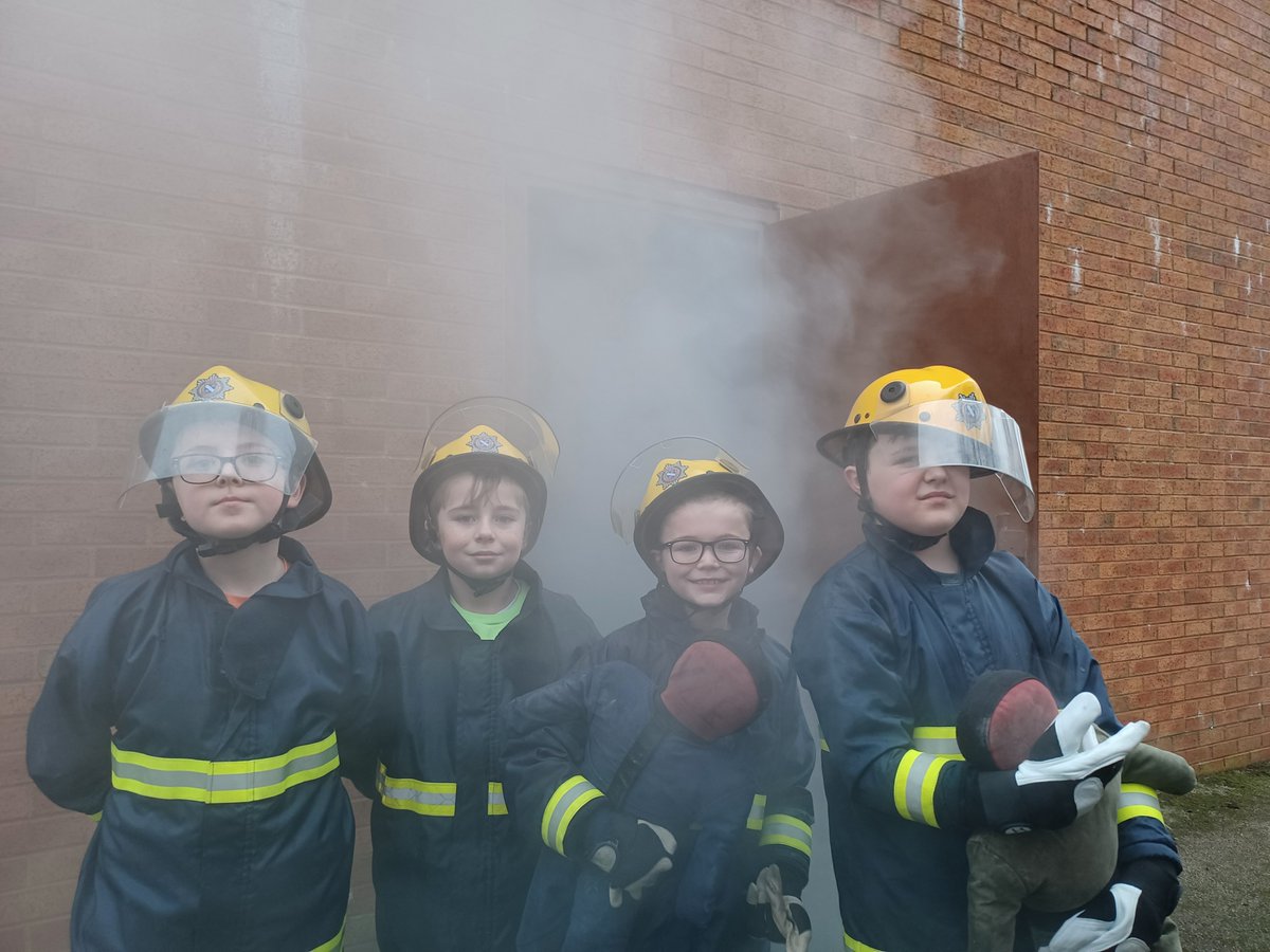 Good luck to four Merseyside schools in our Beacon Course that are preparing for their Pass Out ceremonies this week!🎉

@StOswaldCEP have attended Kirkdale Fire Station and have completed practical drills, safety sessions and developed teamwork, resilience and communication🚒
