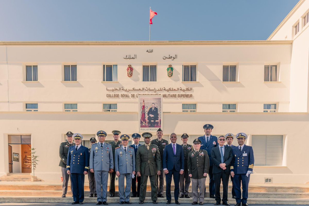 FAR_MAROC's tweet photo. #MMF #ExFARMAROC #CREMS #AFRICOM
🇺🇸🤝🇲🇦
من زيارة قائد الأفريكوم @USAfricaCommand للكلية الملكية للدراسات العسكرية العليا بالقنيطرة اليوم https://t.co/cALKtghjb2