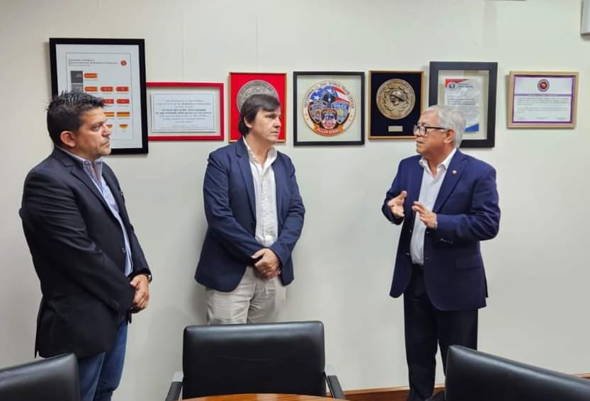 bomberosRA's tweet photo. #Agenda Ayer, junto a las nuevas autoridades del @MinSeg trabajamos de manera conjunta algunos de los temas más importantes para el fortalecimiento del Sistema. Todos los detalles de la reunión encontralos en esta nota 👉https://t.co/BIMXnC74lY https://t.co/95AyT1Sl2F