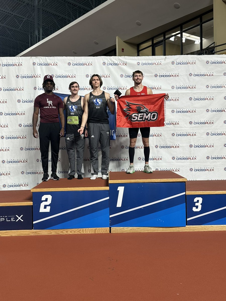 Starting finals off with a podium finish!! Porter Conroy and Elijah Skutt tie for 2nd place in men’s high jump!!🥈🔥🔥 

#EIUTF #Bleedblue #OVC