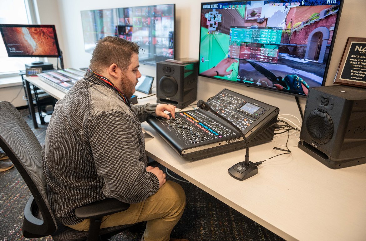 Ferris State University College of Business tweet media