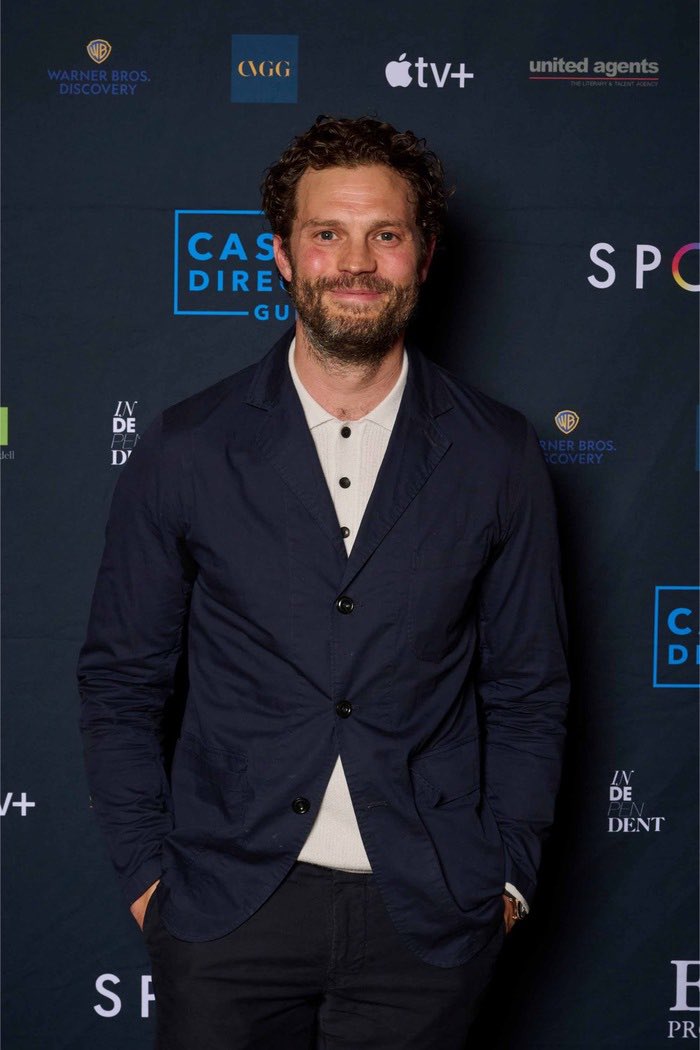 NoelyKCKD's tweet image. Jamie fue uno de los presentadores en los CDG Casting Awards 2024, donde presentó el premio a 'Best Casting in a Film' en el Ham Yard Hotel de Londres 💙 (21 de febrero) 

#JamieDornan #CDGAwards2024