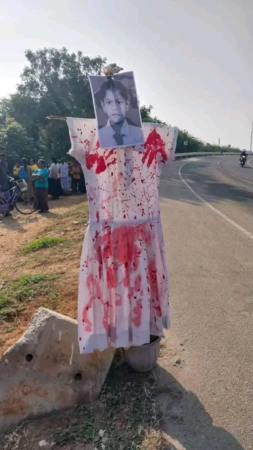 TamilGuardian's tweet photo. 🚨Schoolgirl raped and murdered in Mannar, locals launch protest

Protests have been held in Thailaimannar by residents calling for justice to be delivered in the case of 10-year-old Yasi Warnakulasuriya who was raped and murdered, 300 meters away from her home in Urmanani.

Read more ⬇️

https://t.co/Ixkfwvn6Se