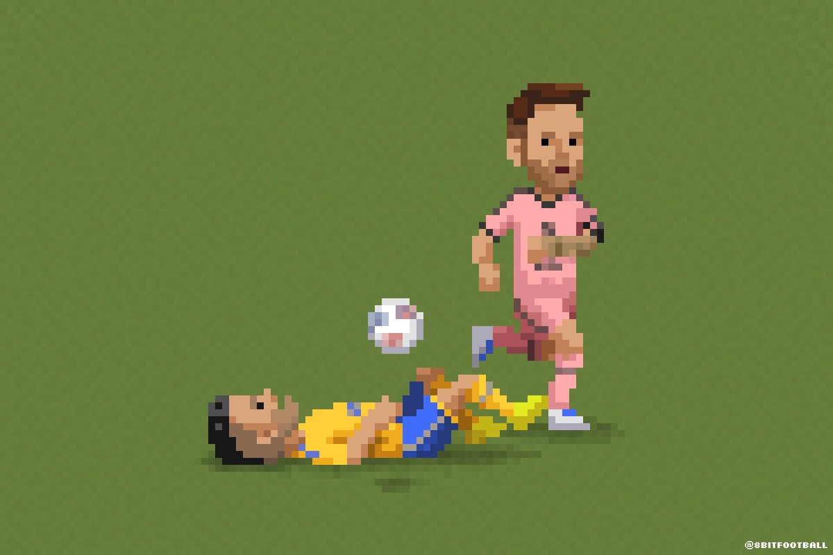 8bitfootball's tweet image. Messi chipping the injured opponent.