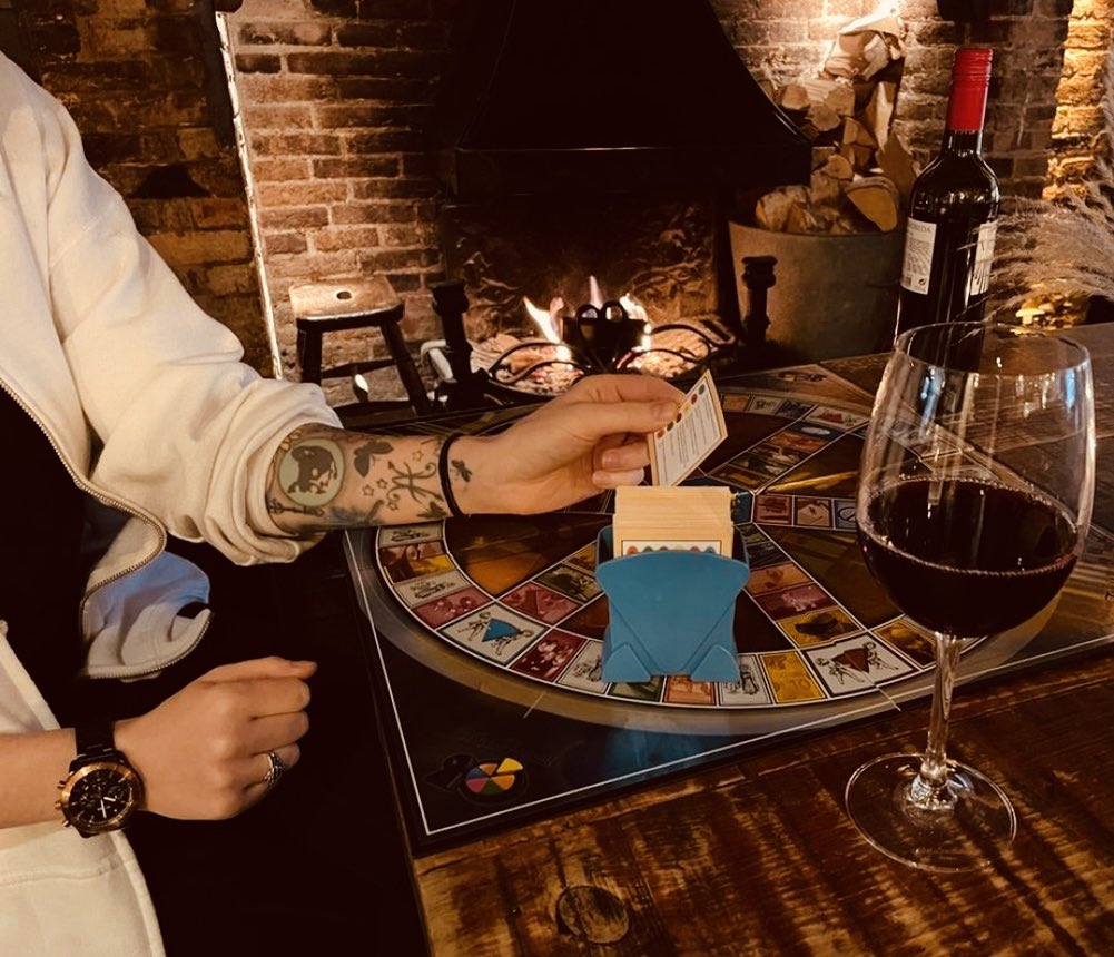 That sort of day. Wouldn’t you say? 🍷

#CosyNightatThePub #BoardGame #RedWine #JobDone