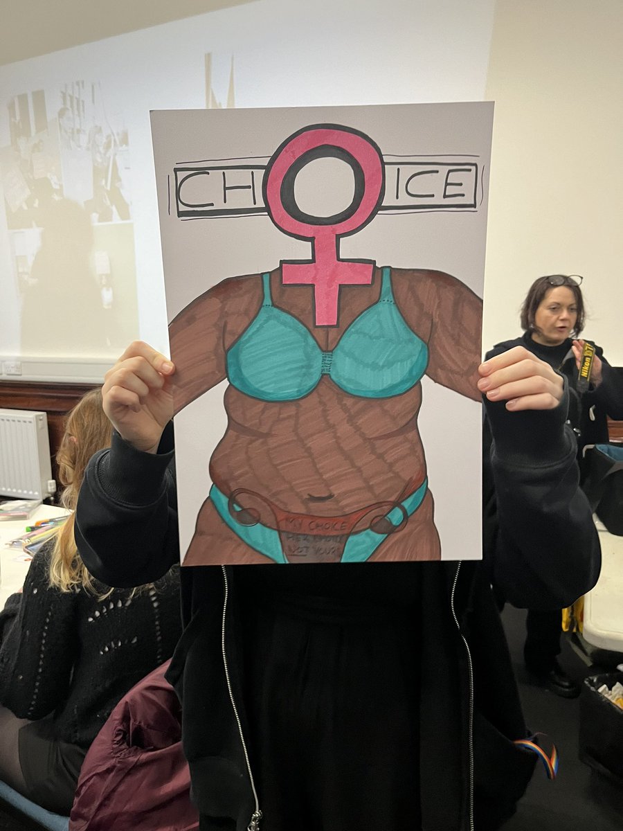 Chs_TheLibrary2's tweet photo. Our 2nd week working with @youngwomenscot so inspiring from our fantastic pupils @clydebankhigh Looking forward to see the final piece of work reimagining a #Scotland for #woman and girls. @wdclibraries #activism #protest #arts #photograghy https://t.co/ooyM9ATBaZ
