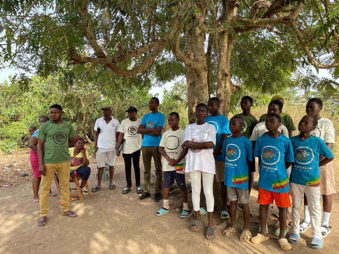 So glad finally to have visited @PangolinGh. Research, protection, culture change: their work is tough but vital. Our nature is one of our world’s most precious assets - protecting pangolins in 🇬🇭 benefits the whole world. Huge kudos to @PangolinGh & their school clubs 🙌 👏