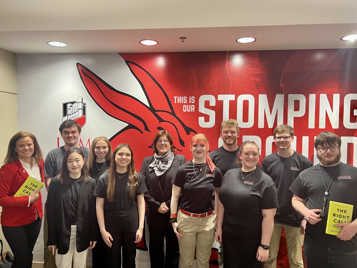MuleskinnerUCM's tweet photo. Big thanks to Sally Jenkins for her visit to the Muleskinner newsroom and the Author Talk presentation on Feb. 21. Jenkins  shared  insights about journalism, sports, and lessons applicable to both personal and professional realms.

#Muleskinner #UCM #jounalism https://t.co/F74pdGVOyR