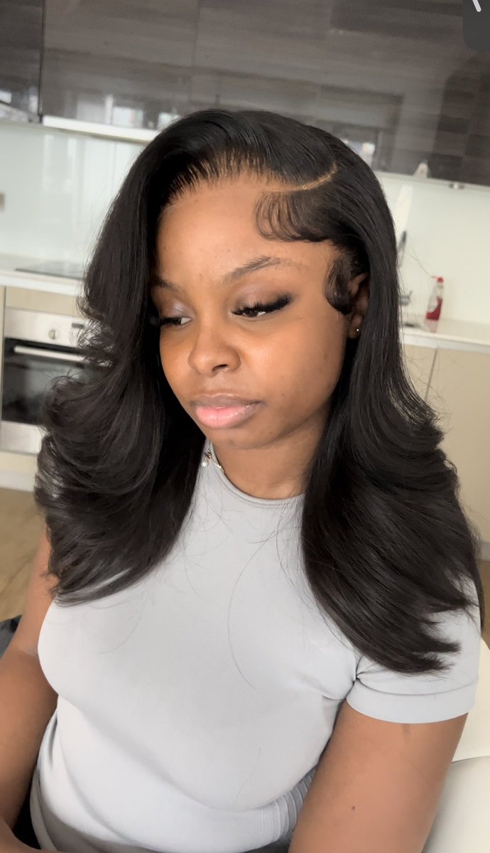 yannelle8's tweet photo. Heyy guys, I’m a hairstylist that has relocated to London
Come book meeee 
I know y’all want some layers and curlssss 
@YluxeLtd on instagram https://t.co/8TTlBfHzQH