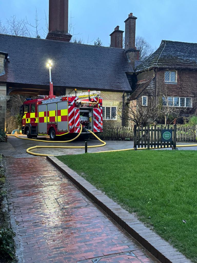 Turners HIll Fire tweet media