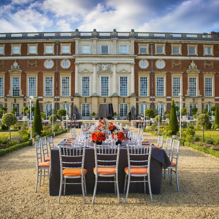 Need a space to host your huge list of friends this summer? We’ve got you covered with London's largest summer party venues - with everything from royal palaces to verdant hotel courtyards and city beaches. bit.ly/4bFMsCW