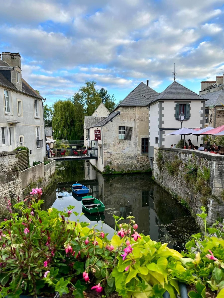 CanHistTours's tweet photo. Joining the October 2024 CanHist Tours 15 Day tour ‘Northumbria to Normandy’ delivers you to magnificent Bayeux for 4 nights!

There’s still time to join this guaranteed-departure, small-group tour! 
Go to https://t.co/YKXqcKBD8A &amp; click “Join the tour”

#Travel @InkedHistorian https://t.co/zrzWYpxcZF