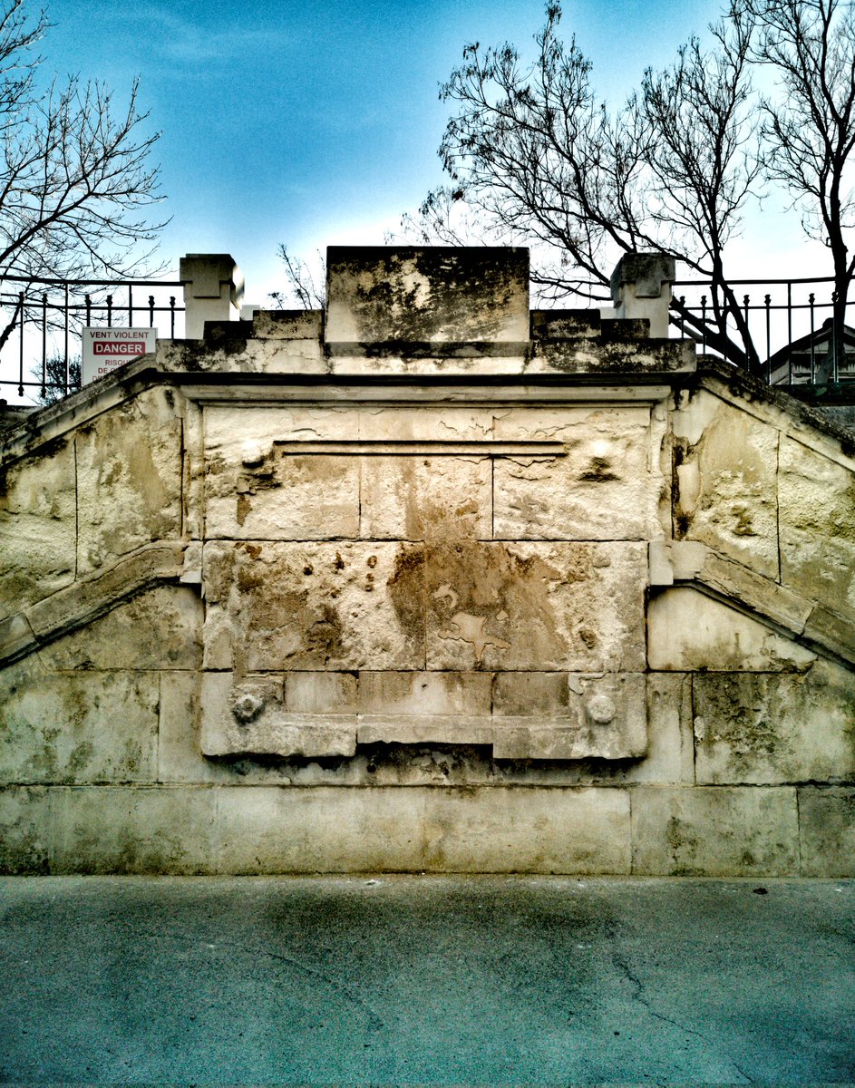 BarthDunkan's tweet photo. Marseille 5ème.
#shotonhuawei #hocusfocus #shotonsmartphone #marseille #cimetiere #barthdunkan #graveyard #cemetery #art #cesarktg #MagicFingaz https://t.co/Kl3bw3wdtJ