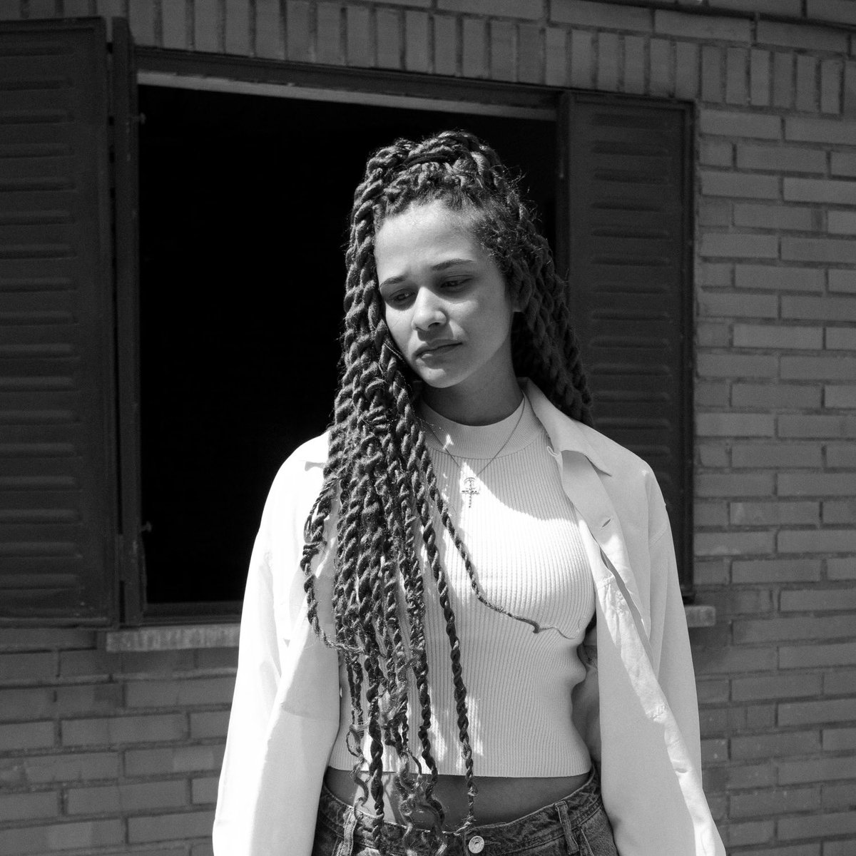 Esta noche, nuevo single “Dejándome de lado” en todas las plataformas 🌧️💔