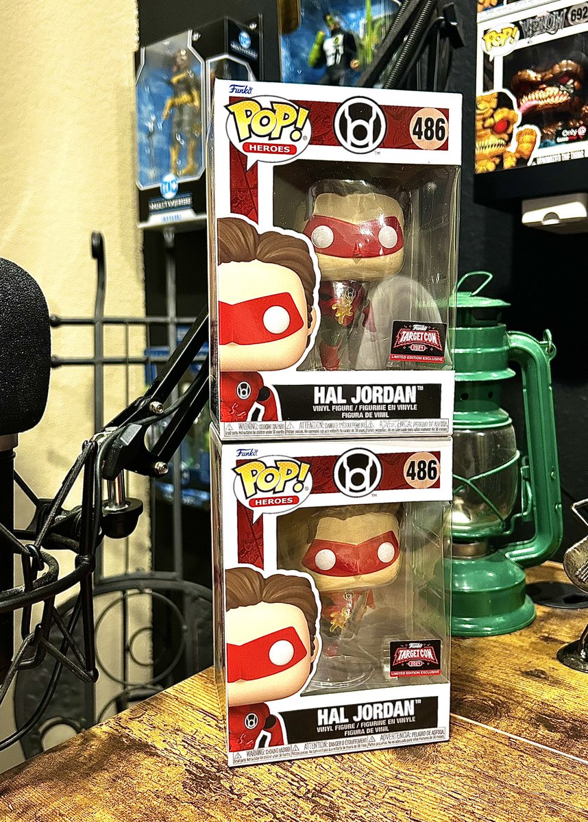 lanterncast's tweet image. #GreenLantern #MailCall arrived this morning! Unlike the rest of you, I have no patience &amp;amp; the morning of #TargetCon when my Target didn’t have these on the shelves or in the back, I ordered two online for delivery!

My lack of patience means more fodder for potential giveaways!