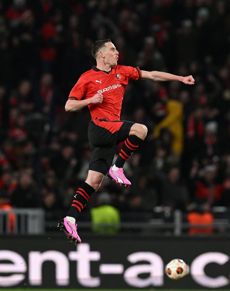 UEFAcom_fr's tweet photo. 🔴⚫️ Bourigeaud ⚽️⚽️⚽️
#UEL |  #SRFCACM | @staderennais https://t.co/kJOLu2p0WL