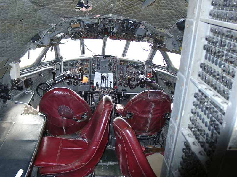 AviateAddict's tweet image. Which one do you fancy ? 

#Cockpit #PilotsofTwitter