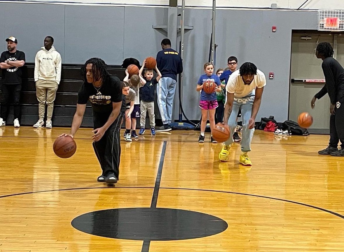 Youth Basketball Camp community outreach was fun!! @HuntingtonPrep coaches & players along with our squad loved hanging with these kids!! 🏀💛 Thankful for the opportunity! PEP: The Prevention Empowerment Partnership @marshallu Center of Excellence for Recovery