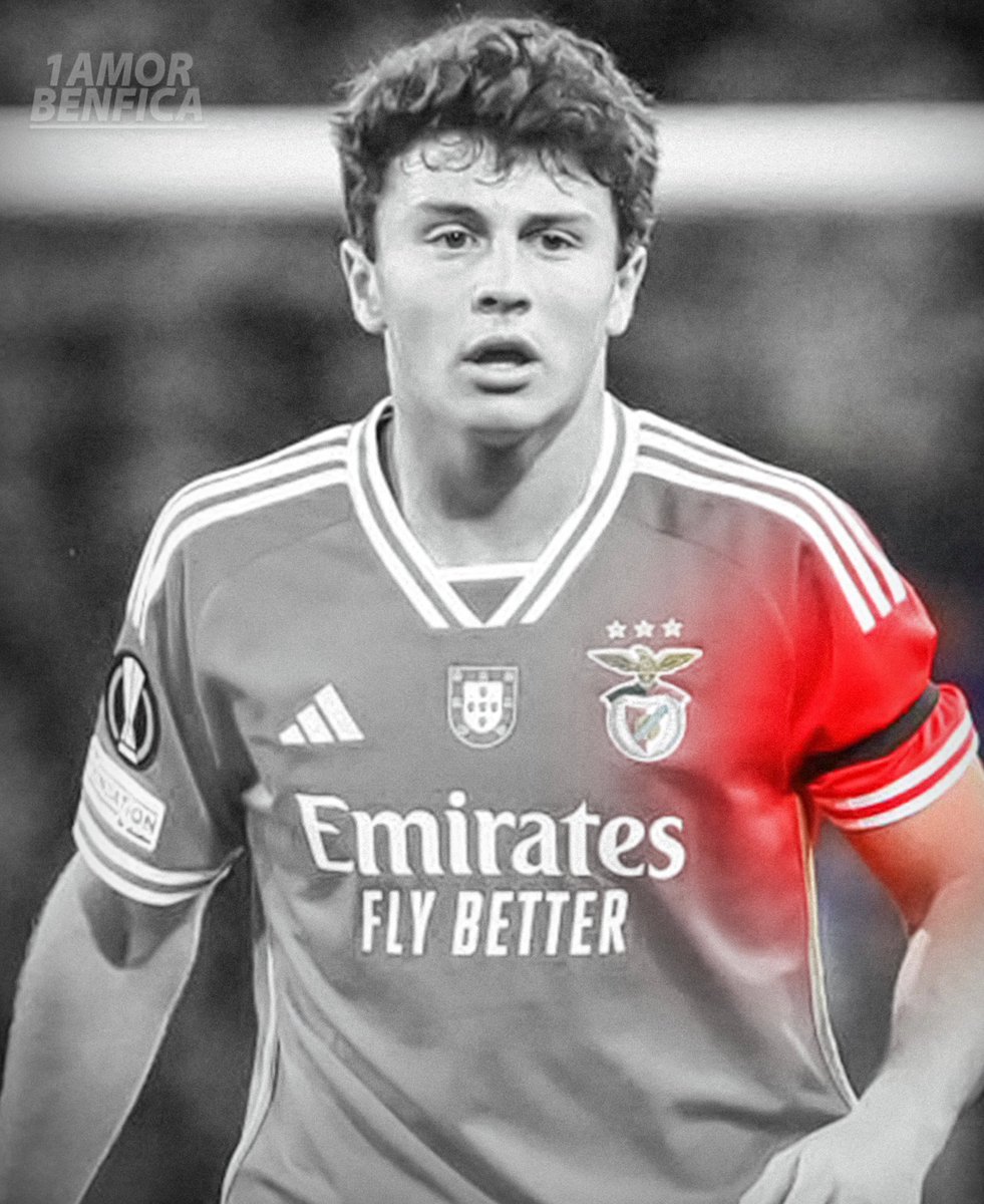 Na terça feira foi o funeral da sua Mãe, na quarta já foi treinar pois tinha jogo no dia seguinte e hoje foi titular com uma excelente exibição como sempre, demasiado Respeito por este “menino”, ÍDOLO ! ❤️🦅