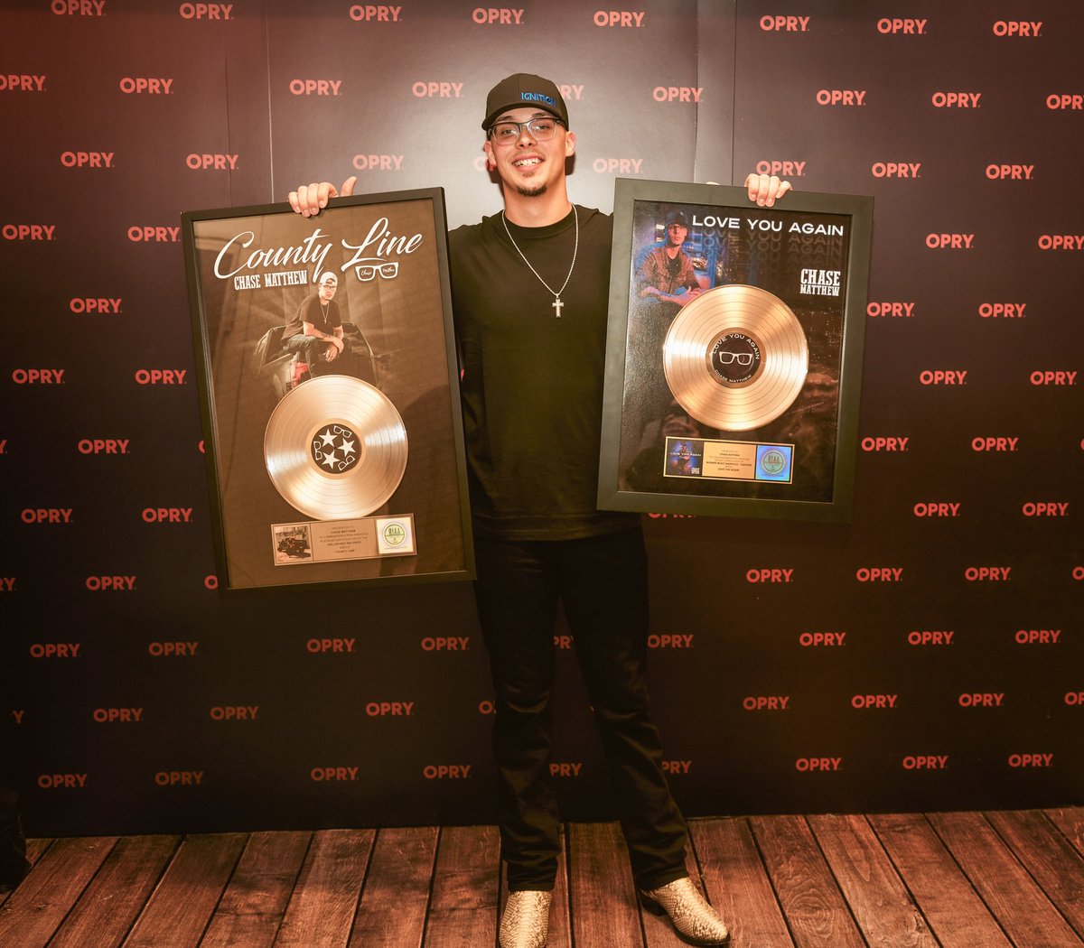 RIAA's tweet image. #RIAAClassOf alum @iamchasematthew crossed a #CountryLine with his first Platinum 💿 single &amp;amp; a Gold 📀 certification for #LoveYouAgain. @WarnerMusicNash surprised him with 🆕 plaques at the @opry.