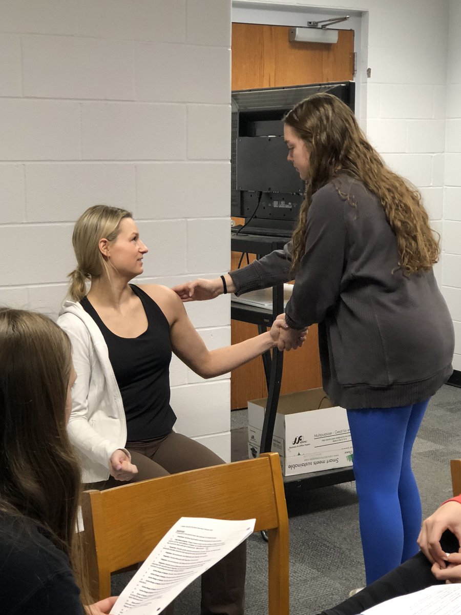 MrsPowellCCHS's tweet photo. One of the best days of the year in Biomed. UKCOM AMA Ss teach CCHS Ss a physical exam with a patient presenting left shoulder pain symptoms. 1st period! https://t.co/eLL3ApwnNG