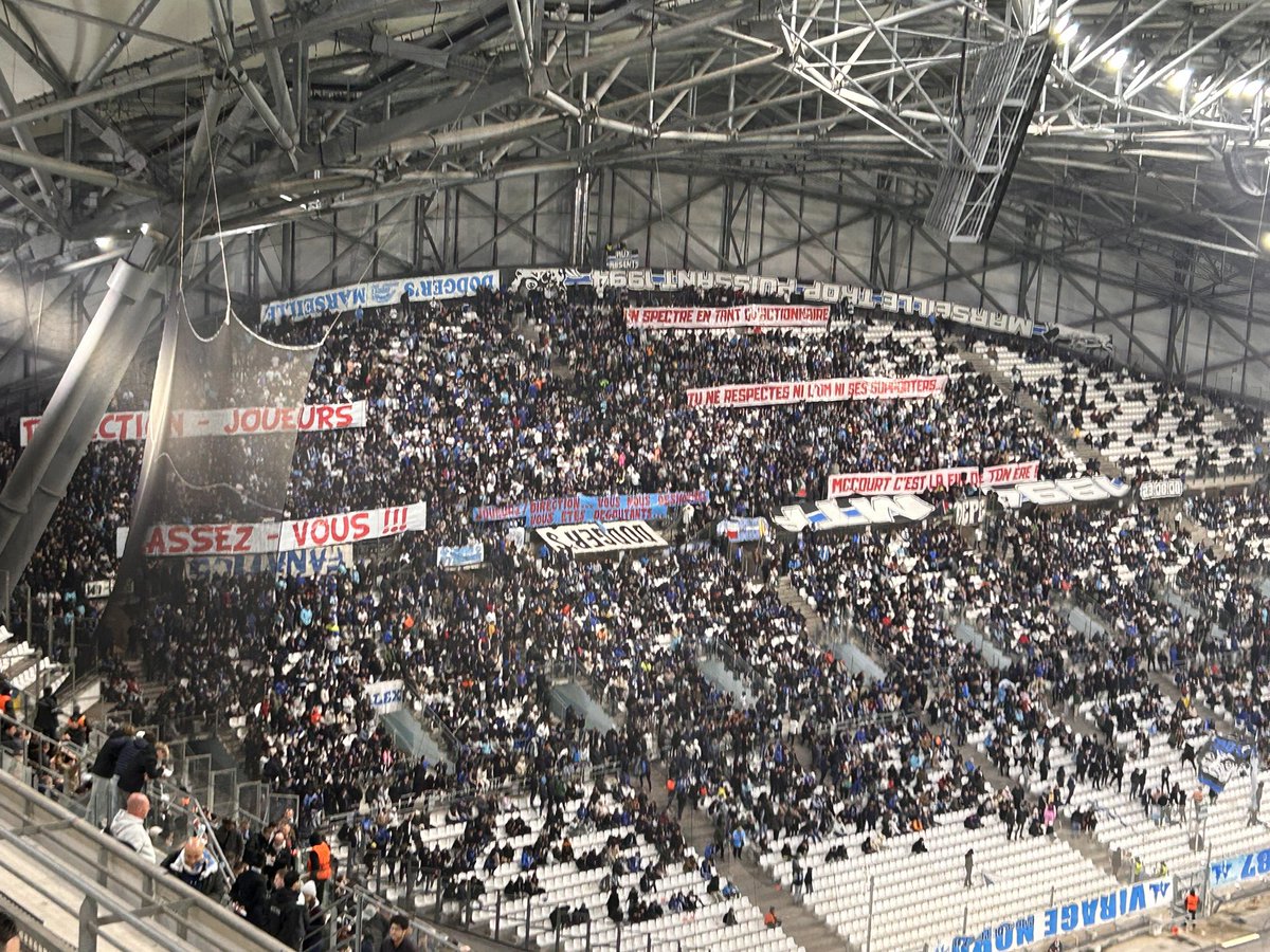 Virage Nord toujours aussi frondeur et vindicatif, avec Frank McCourt principalement dans la ligne de mire