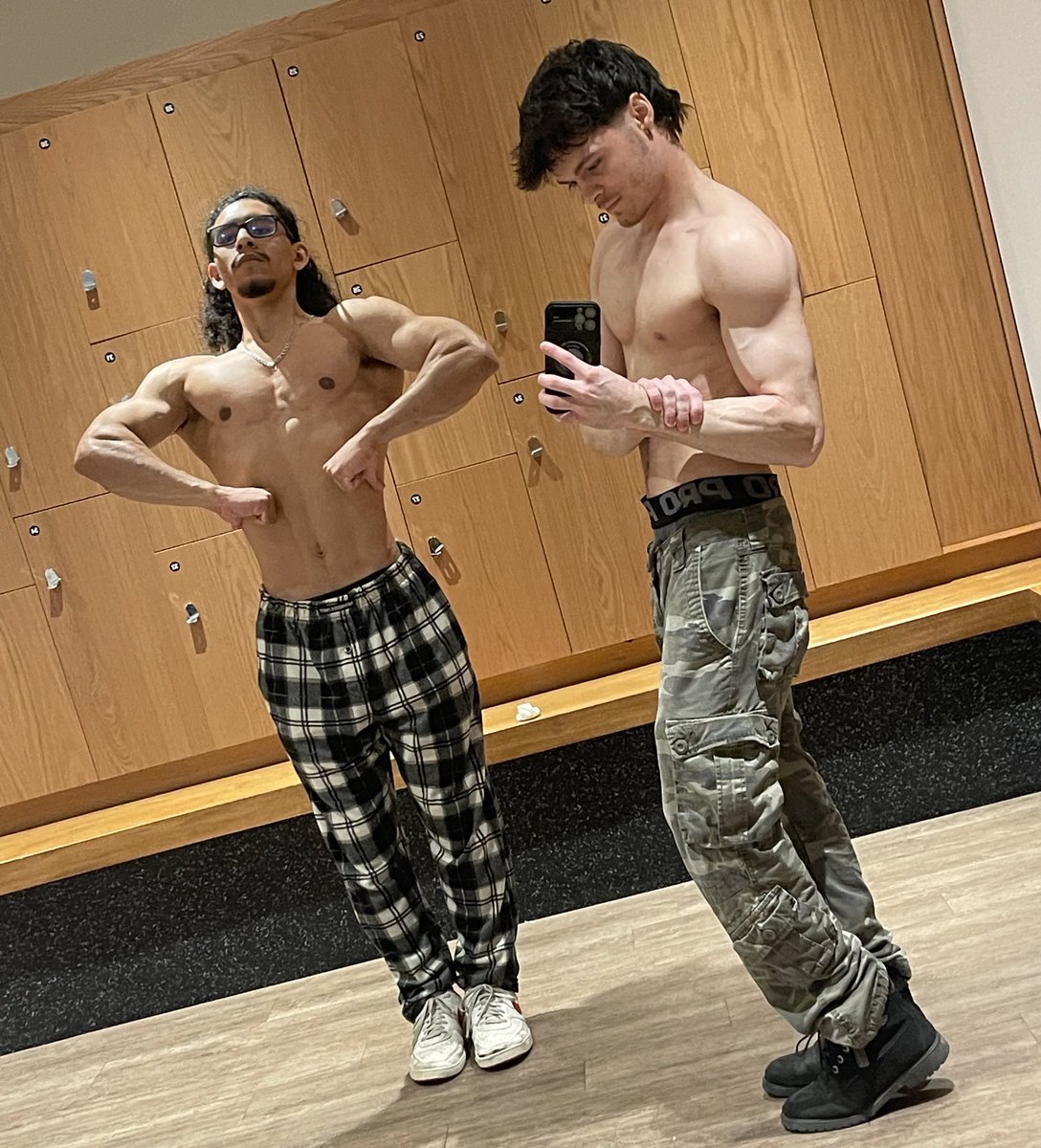 havijalapeno's tweet photo. Upper lower front back ft Ryan https://t.co/R6yvwW1FF3