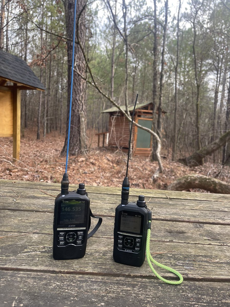 JaimeParamedic's tweet photo. Just a couple hams helping run coms for the #runtheridge 5k. I really dig doing this stuff with my man #hamradio #racesupport https://t.co/QiudPVAbQX