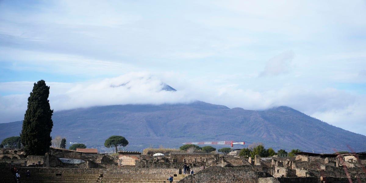 3 students won $700,000 for using AI to translate 2 tweets worth of text from previously unreadable ancient scrolls dlvr.it/T2Znd4