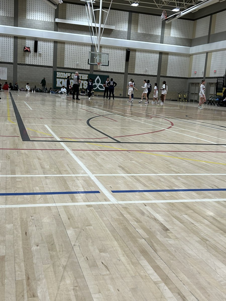 Junior High girls final is an all Public Schools battle as FMIS takes on EM. 25-14 at half for the Marauders in a great game! @FMISonthego @FMPSD #ymmsports